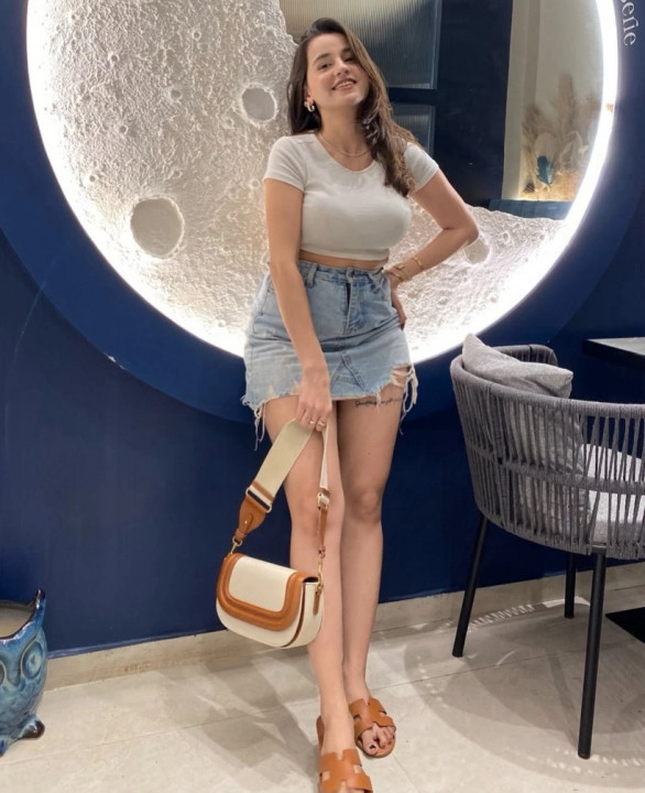 Radhika 🦋