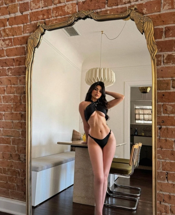 Ellie Say Hi 😘😘