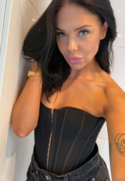 Dubai Marina escort Seline