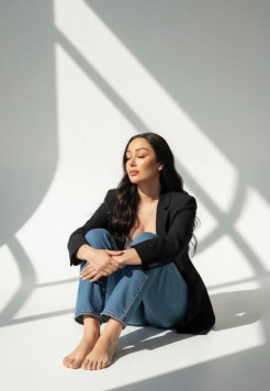Aline Indenpendent Arab Model