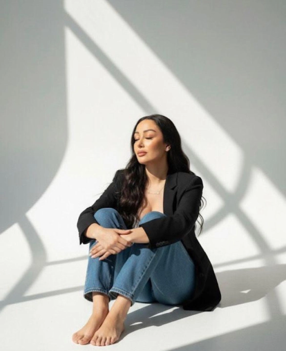 Aline Indenpendent Arab Model