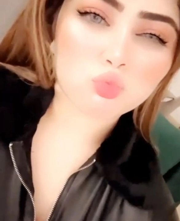 Maya khan