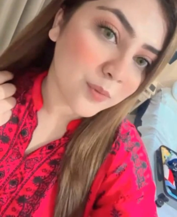Maya khan