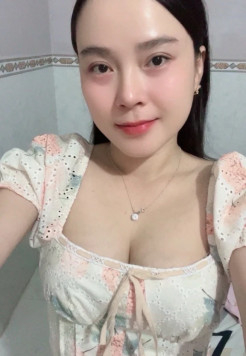 Dubai Marina escort Julia