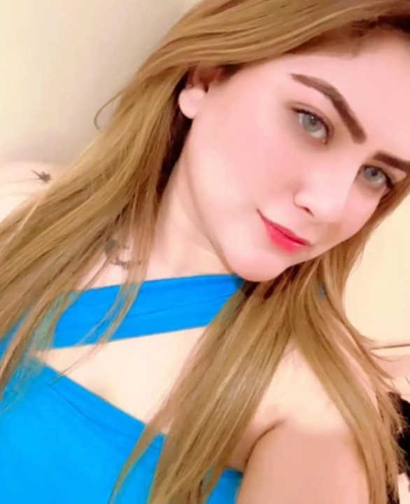 Maya khan