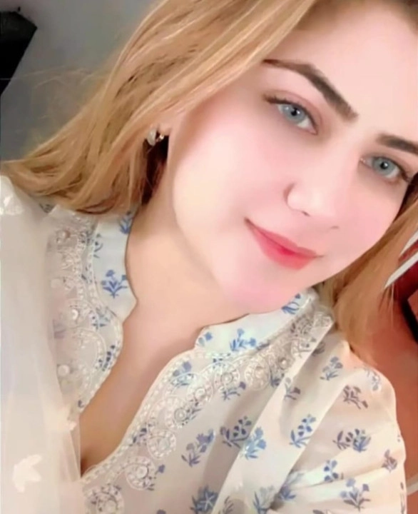 Maya khan